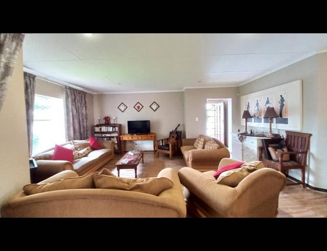 3 BEDROOM TOWNHOUSE FOR SALE IN MORELETAPARK